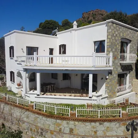 Green Royal 4 Bedroom With Shared Pool וילה בודרום