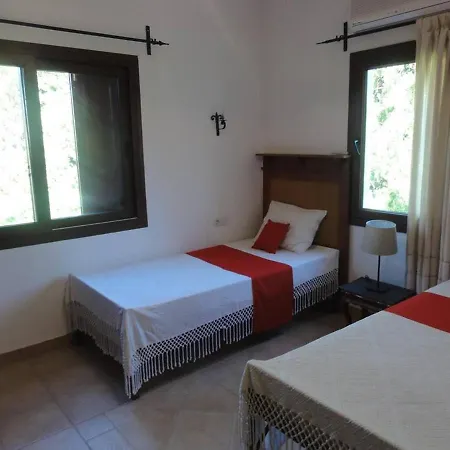 Green Royal 4 Bedroom With Shared Pool וילה *
